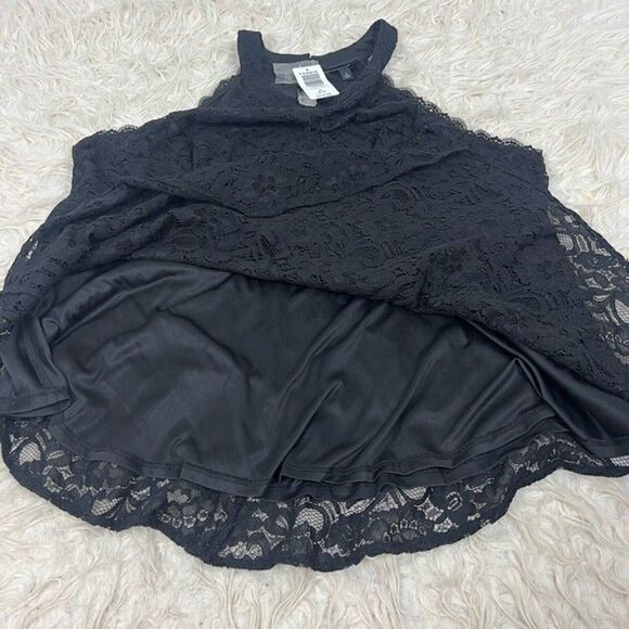 Torrid Women’s Plus 2x Black Lace Peplum Top High Neck Cutaway Shoulders NWT - Picture 10 of 12